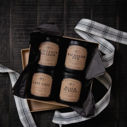 Bougie parfumée au soja pour homme en verre noir avec couvercle Bachelor Pad Colonial Candle 467 g