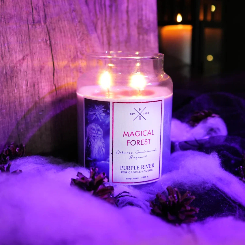 Sojová vonná svíčka Magical Forest Purple River 623 g