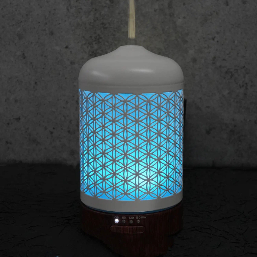 Biały dyfuzor zapachowy ultradźwiękowy do aromaterapii kolorowe oświetlenie LED 16 cm Aroma Dream Inspire