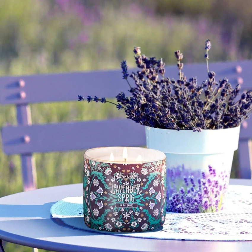 Colonial Candle Deco Collection geurkaars van sojabonen in glas 3 lonten 14,5 oz 411 g - Lavender Sprig