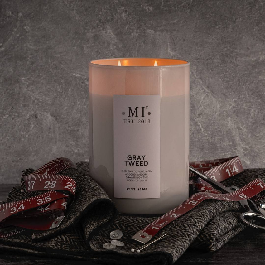Colonial Candle Sofistikovaná pánská sojová vonná svíčka ve skle 22 oz 623 g – Gray Tweed