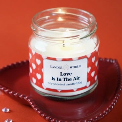 Candle World sojowa świeca zapachowa walentynkowa słoik Love is In the Air 120 g