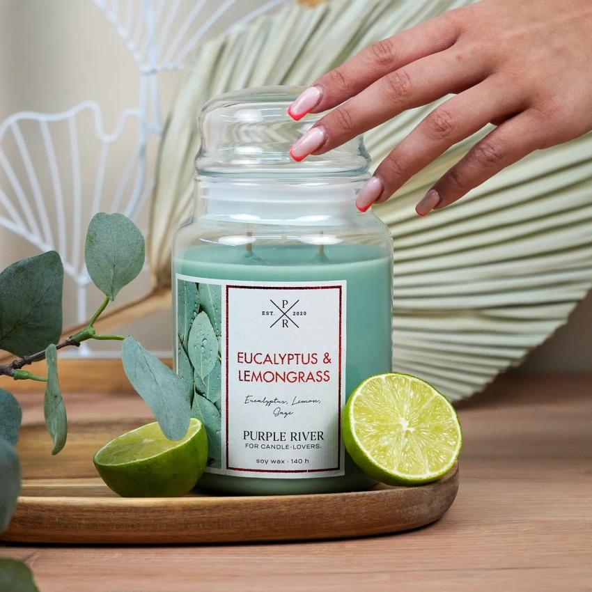 Sojová vonná svíčka Eucalyptus Lemongrass Purple River 623 g