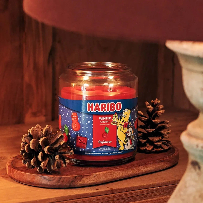 Haribo grote kerstgeurkaars in glas winterkers Winter Cherry 510 g
